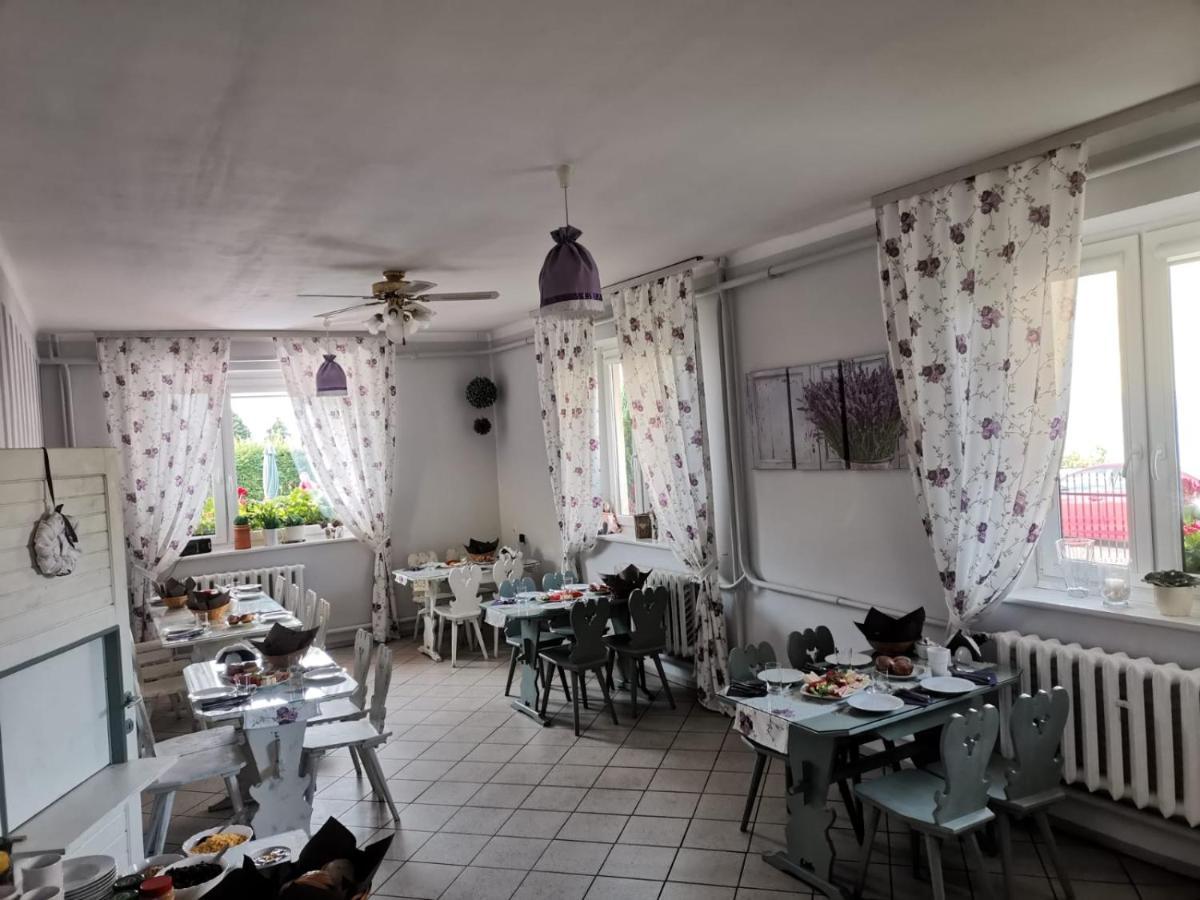 Pokoje Goscinne U Broni Mielno  Exteriör bild