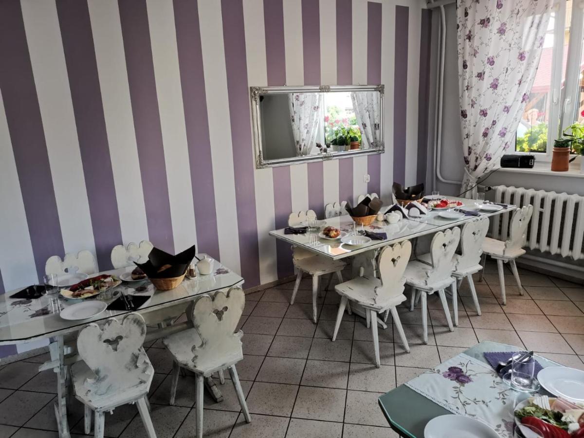 Pokoje Goscinne U Broni Mielno  Exteriör bild